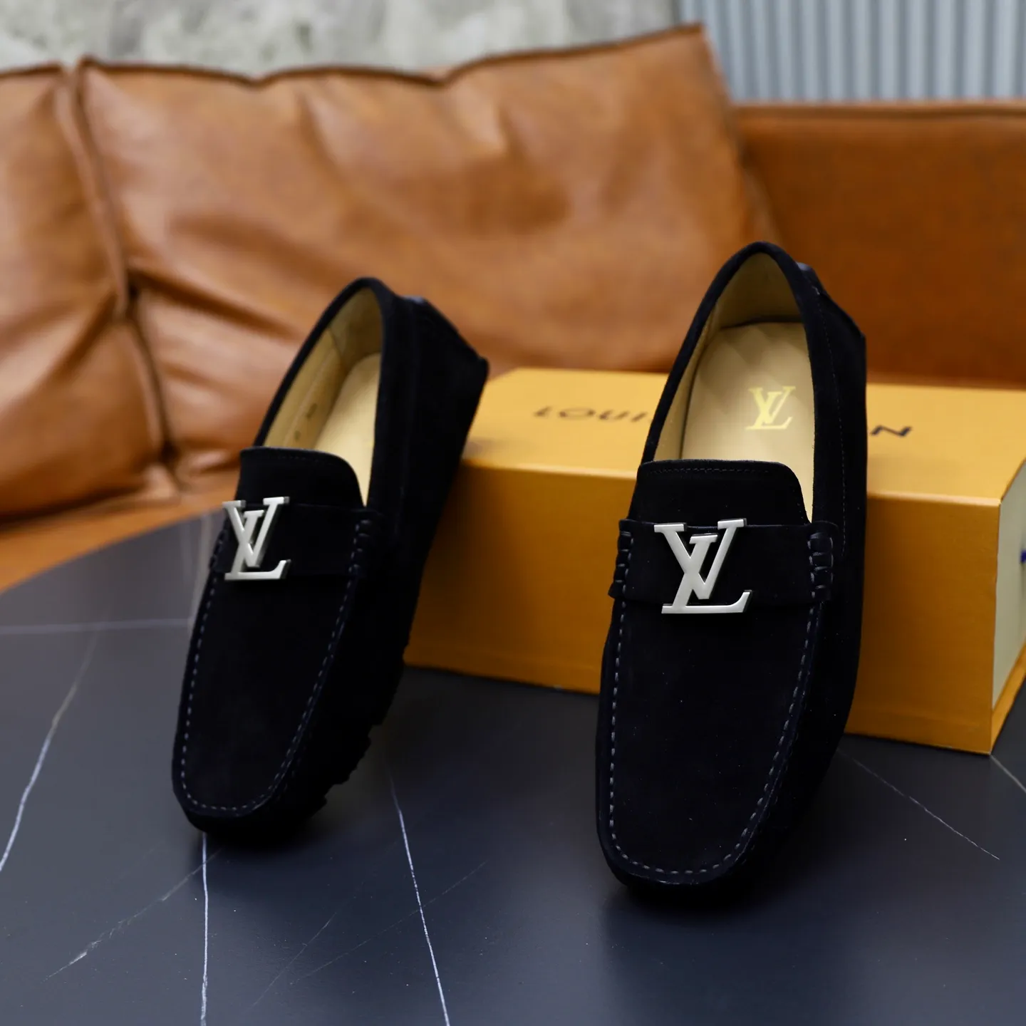 Ex-factory price: 480💰【LV】Louis Vuitton ⚠️High-end men’s driving and pedal series ⚠️38-44 (customized for 45) ⚠️All original cowhide leather! Thick and soft! Made entirely of calfskin lining! Rubber sheet anti-slip beanie sole! Three-dimensional package technology! Fashionable and classic! Handicrafts! Original high quality! Feel free to compare!